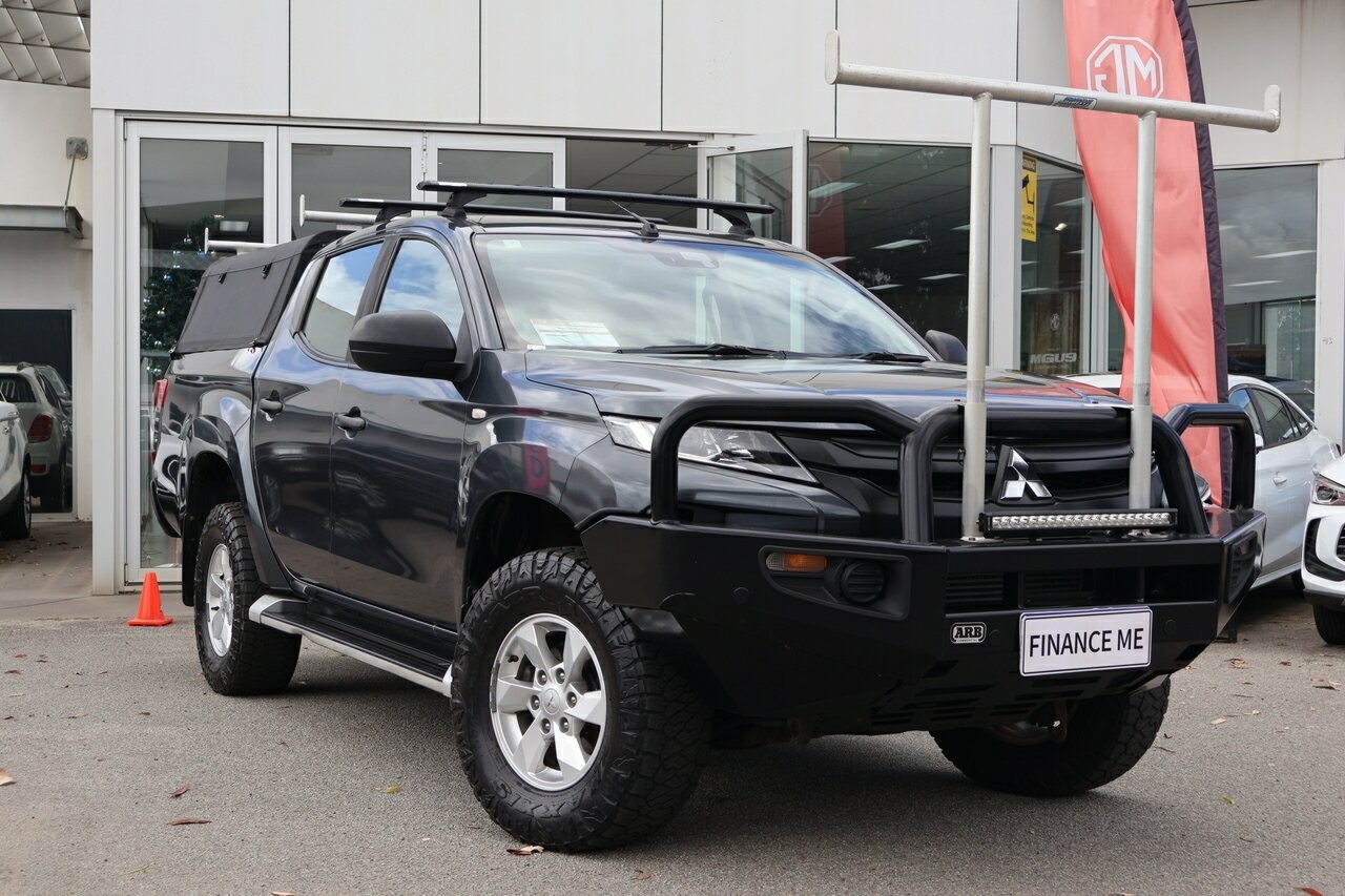 Mitsubishi Triton image 1
