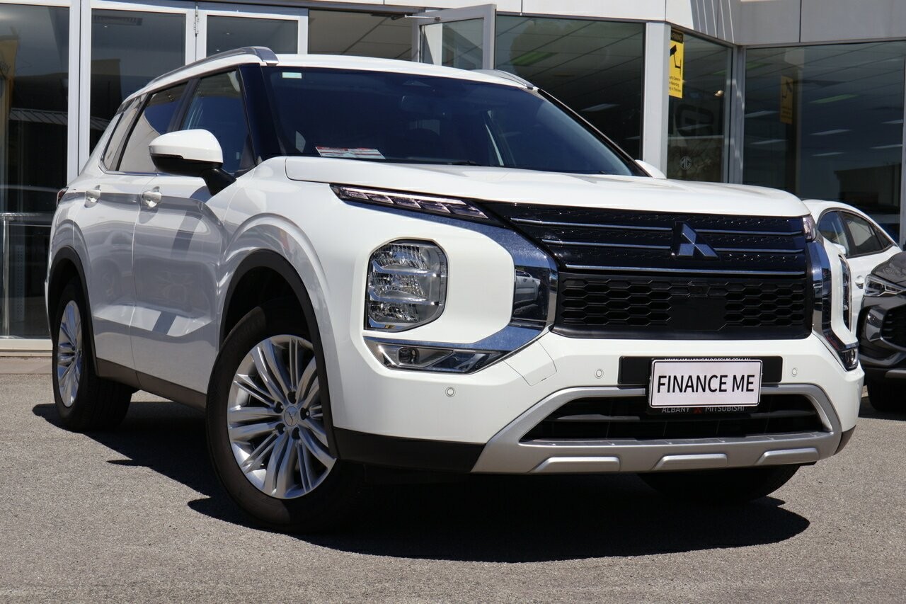 Mitsubishi Outlander image 1