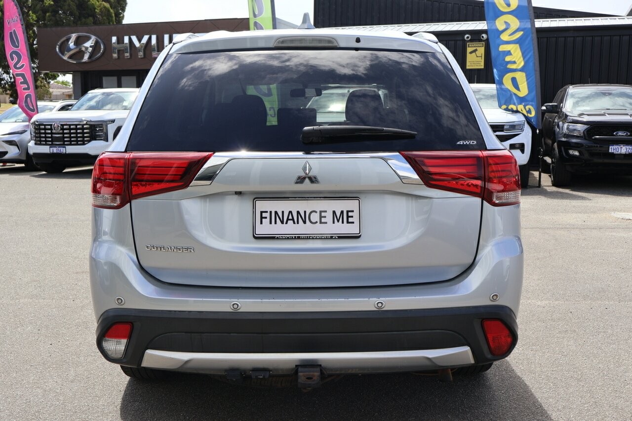 Mitsubishi Outlander image 1