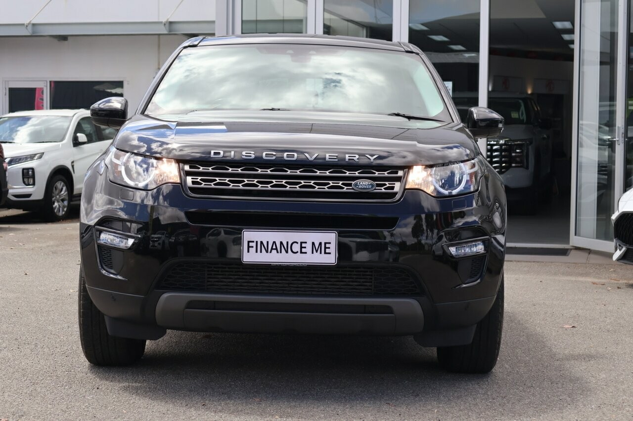 Land Rover Discovery Sport image 3