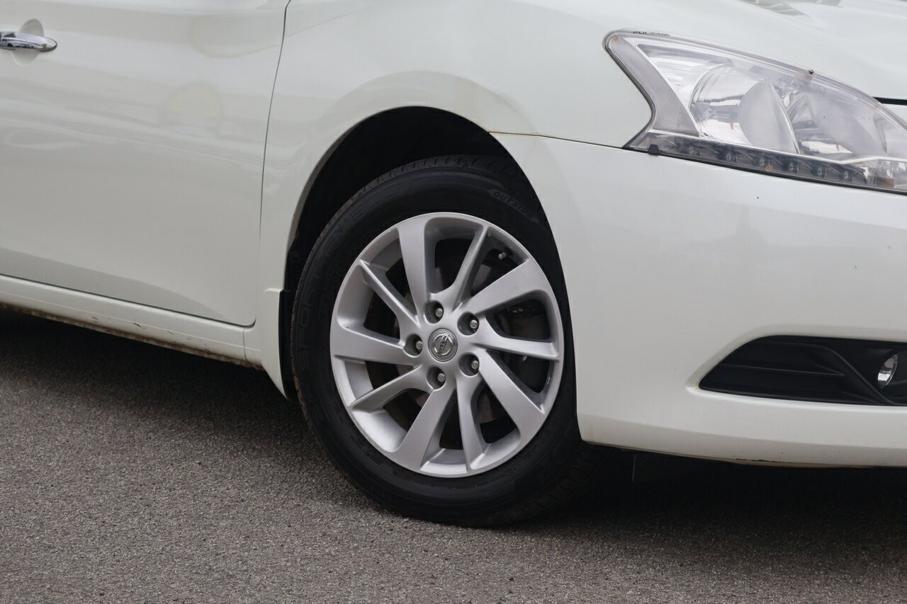 Nissan Pulsar image 2