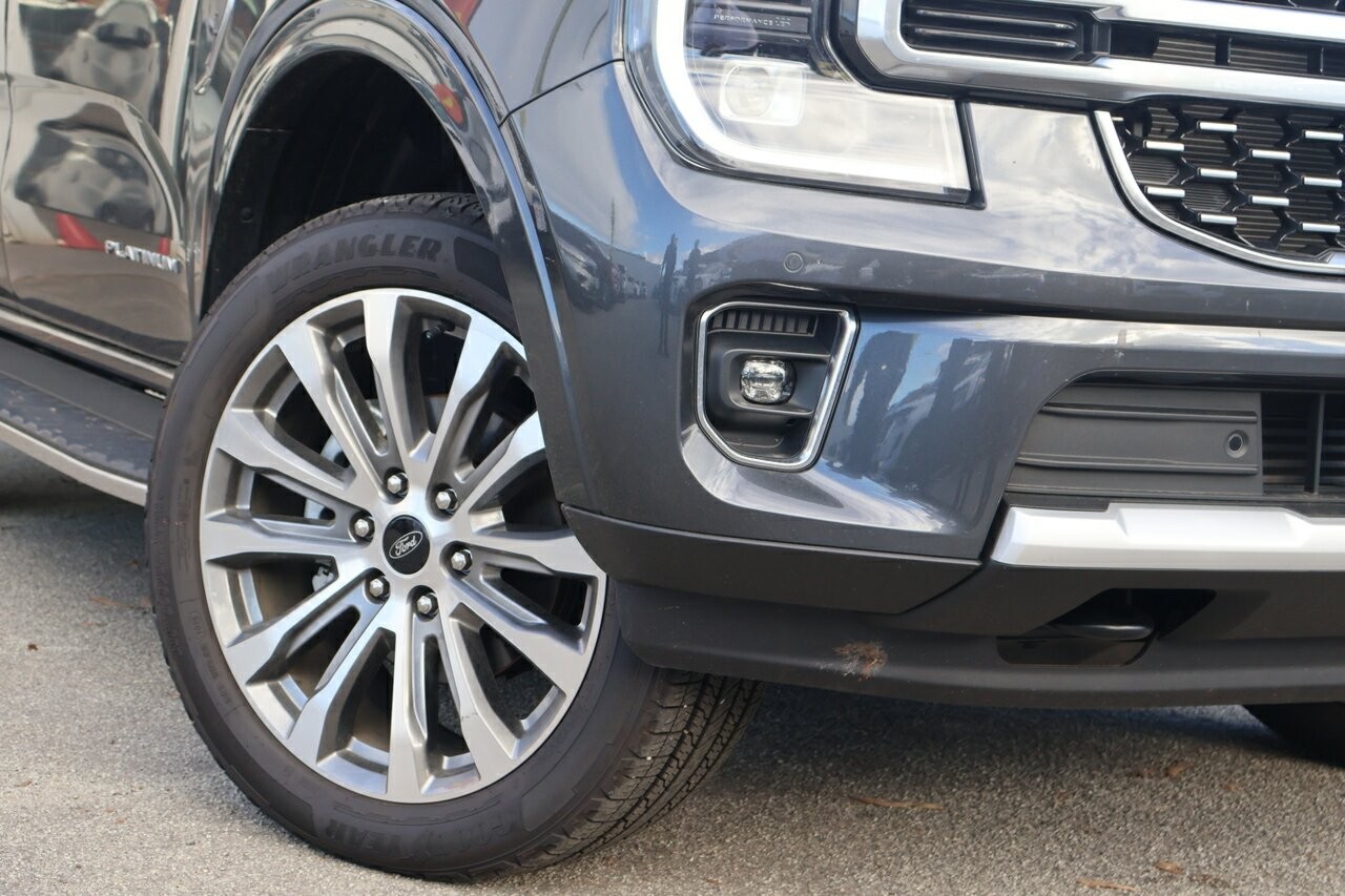 Ford Everest image 2