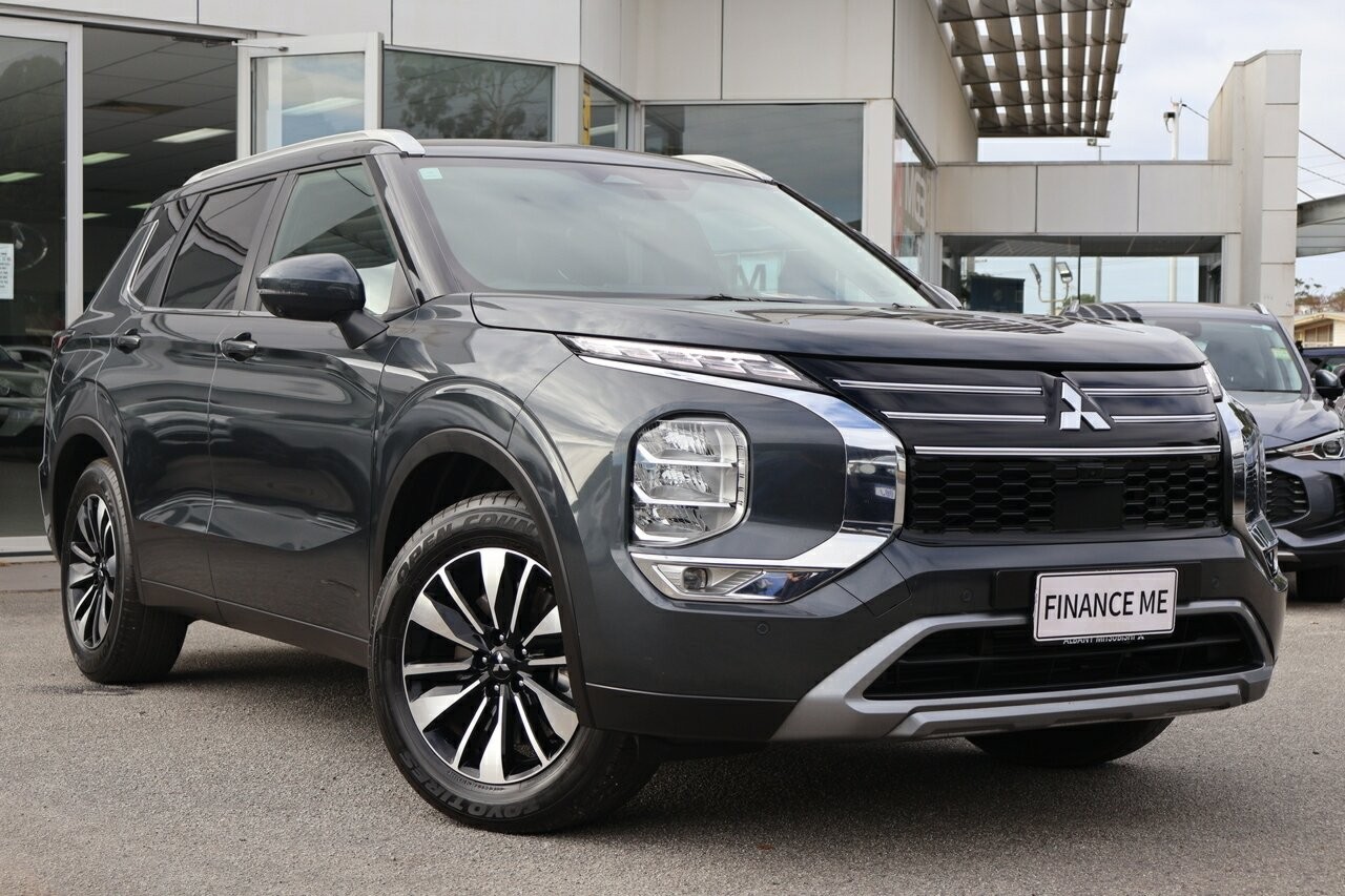 Mitsubishi Outlander image 1