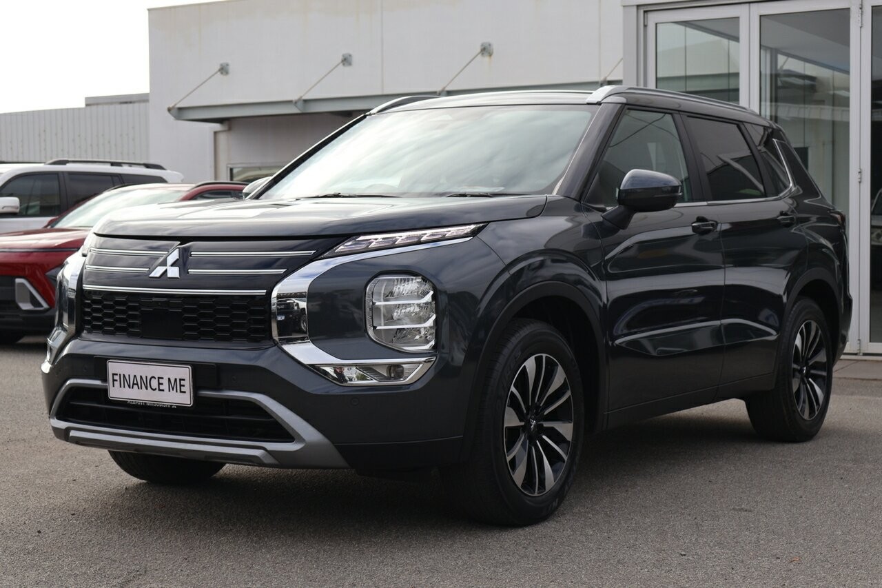 Mitsubishi Outlander image 4