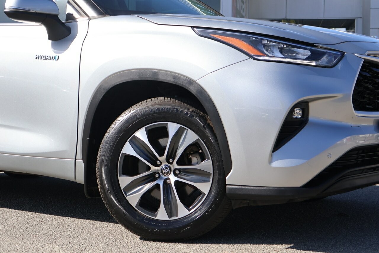 Toyota Kluger image 2