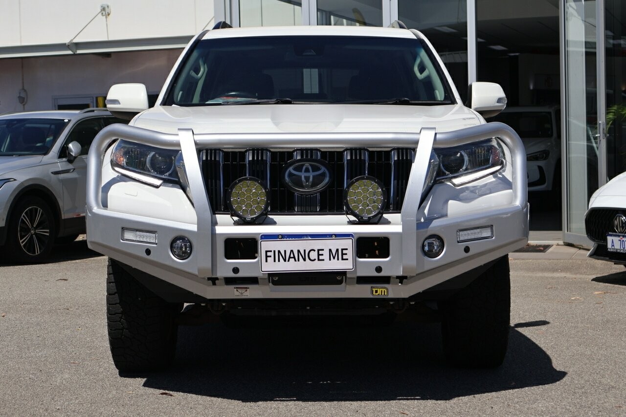 Toyota Landcruiser Prado image 3