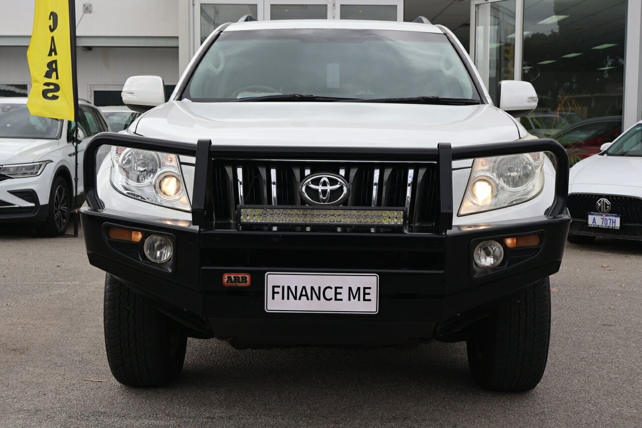 Toyota Landcruiser Prado image 3