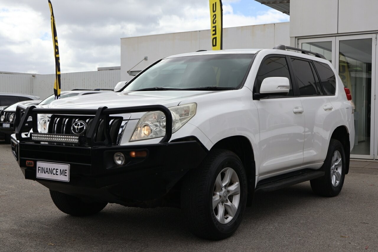 Toyota Landcruiser Prado image 4