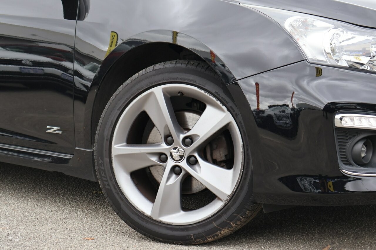 Holden Cruze image 2