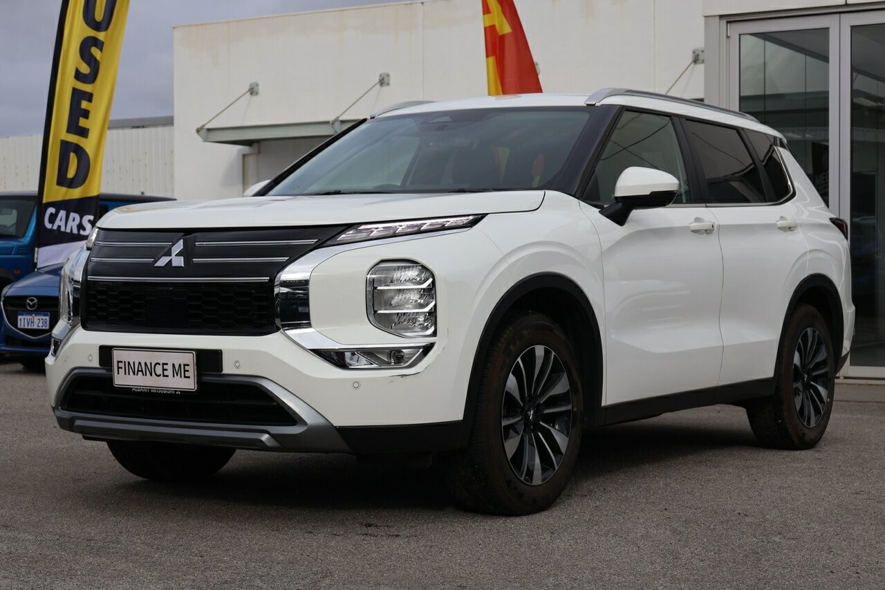 Mitsubishi Outlander image 4