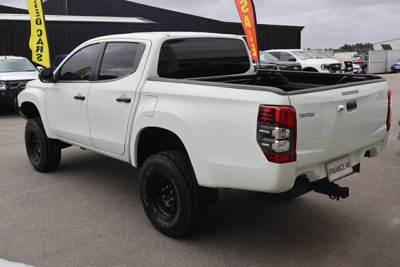 Mitsubishi Triton image 4