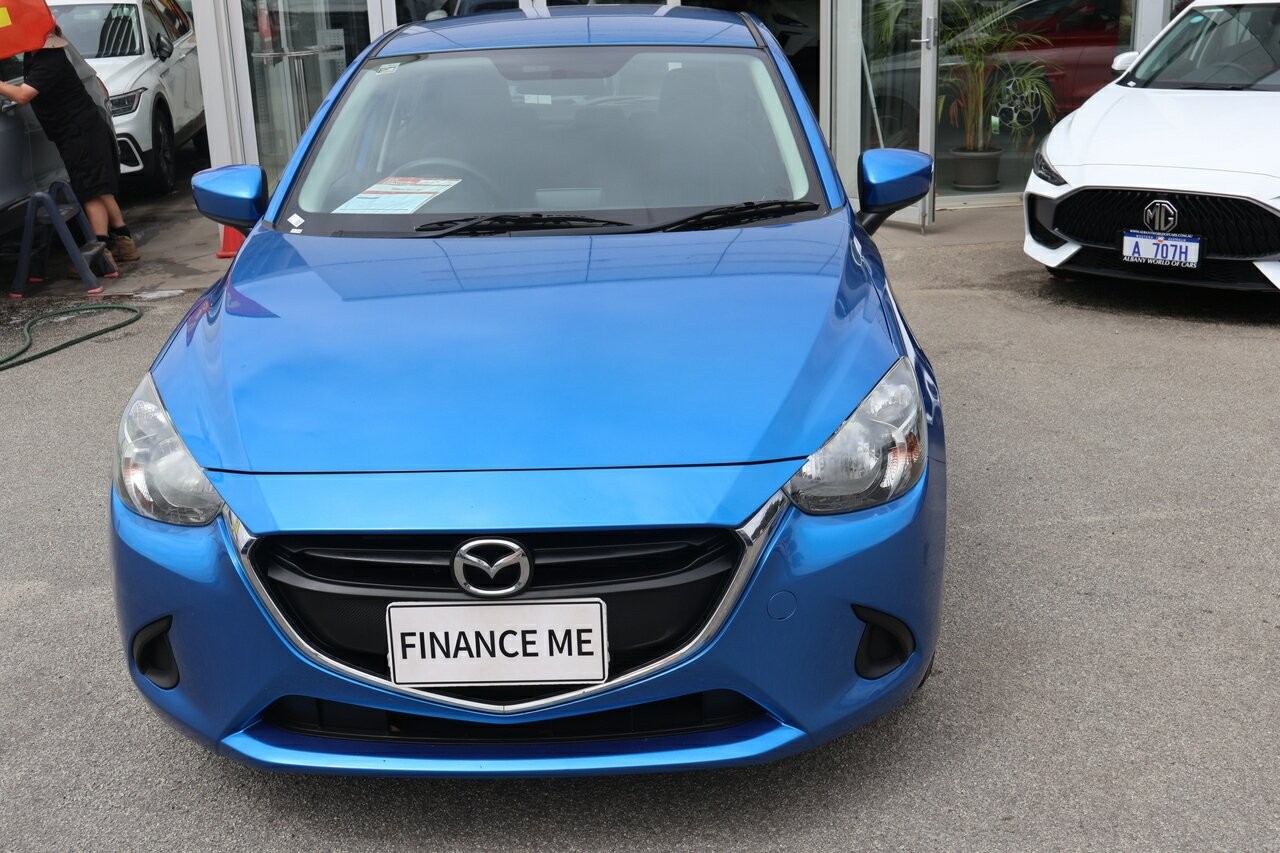 Mazda 2 image 1