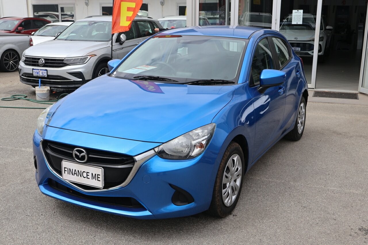 Mazda 2 image 2