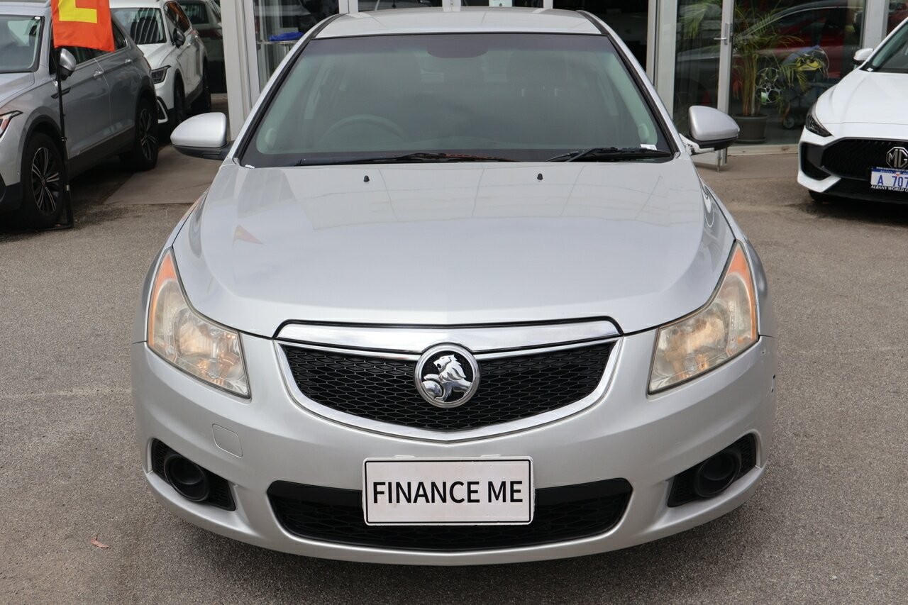 Holden Cruze image 2