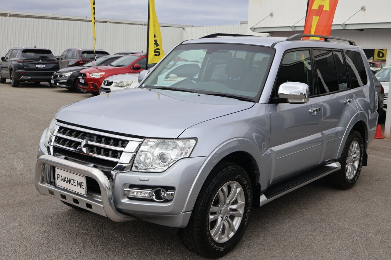 Mitsubishi Pajero Gls Lwb (4x4) image 1