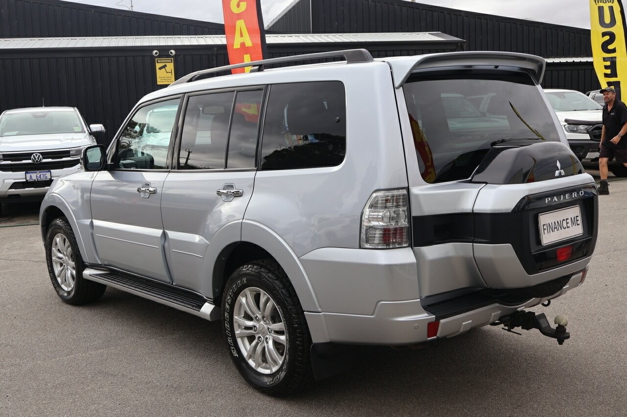 Mitsubishi Pajero Gls Lwb (4x4) image 4