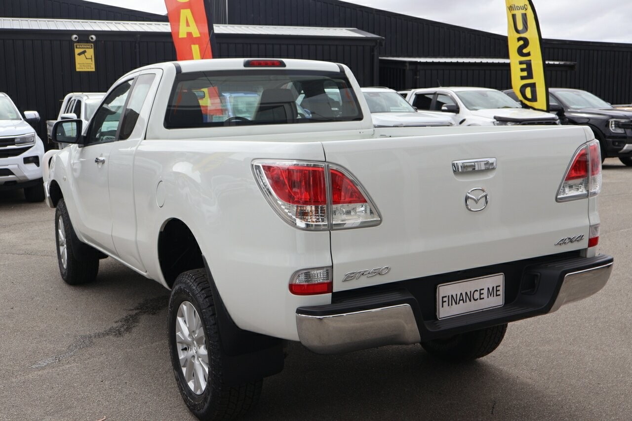 Mazda Bt-50 image 4