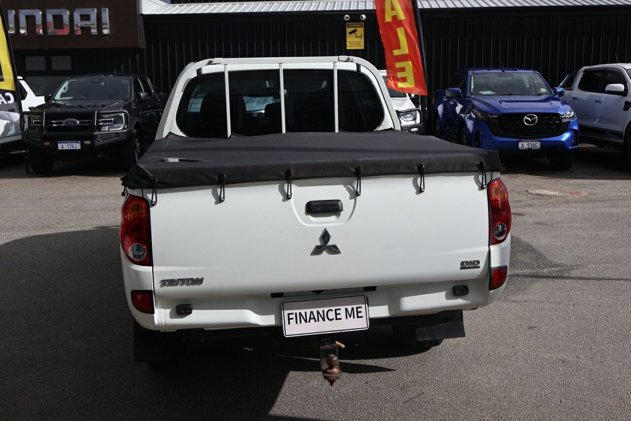 Mitsubishi Triton image 4