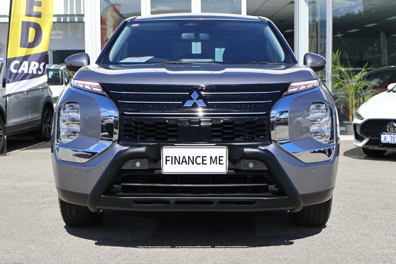 Mitsubishi Outlander image 3