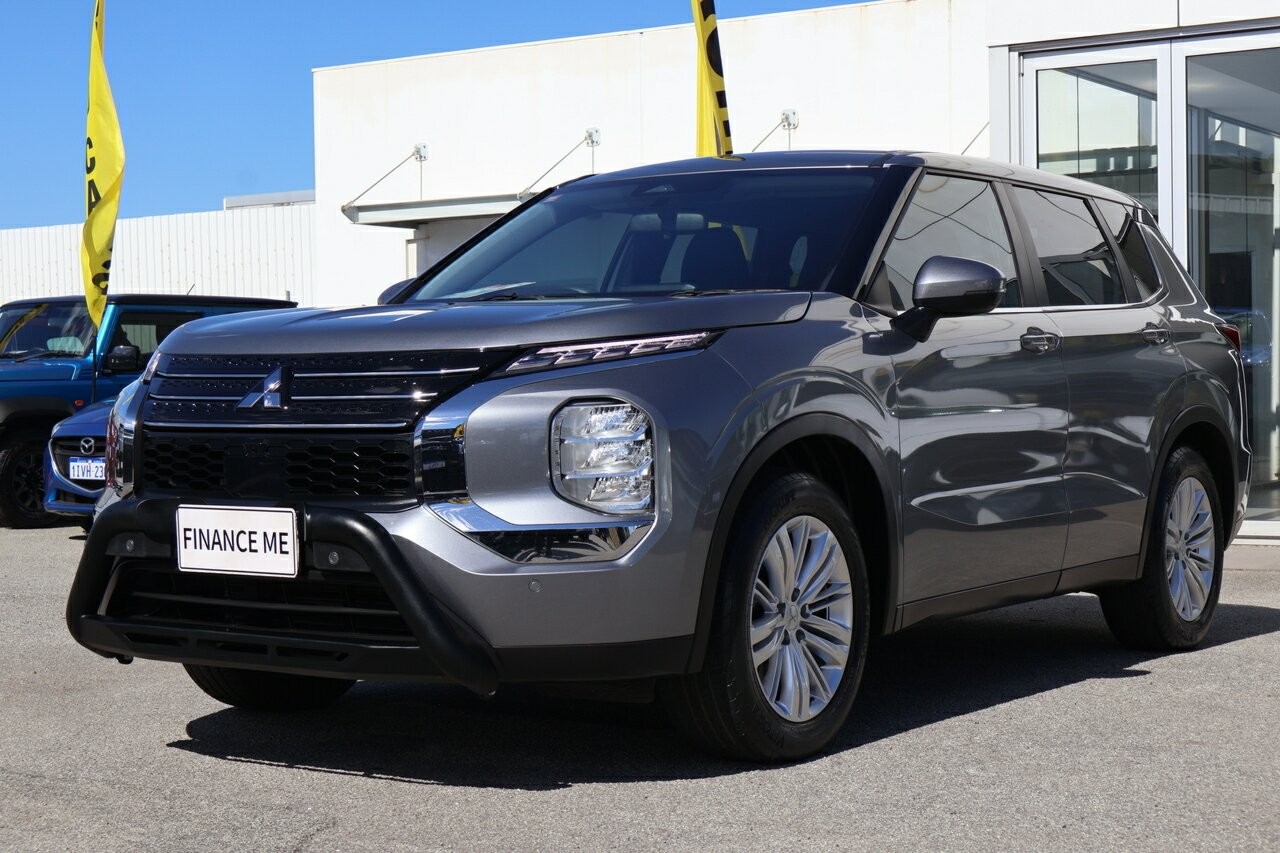 Mitsubishi Outlander image 4