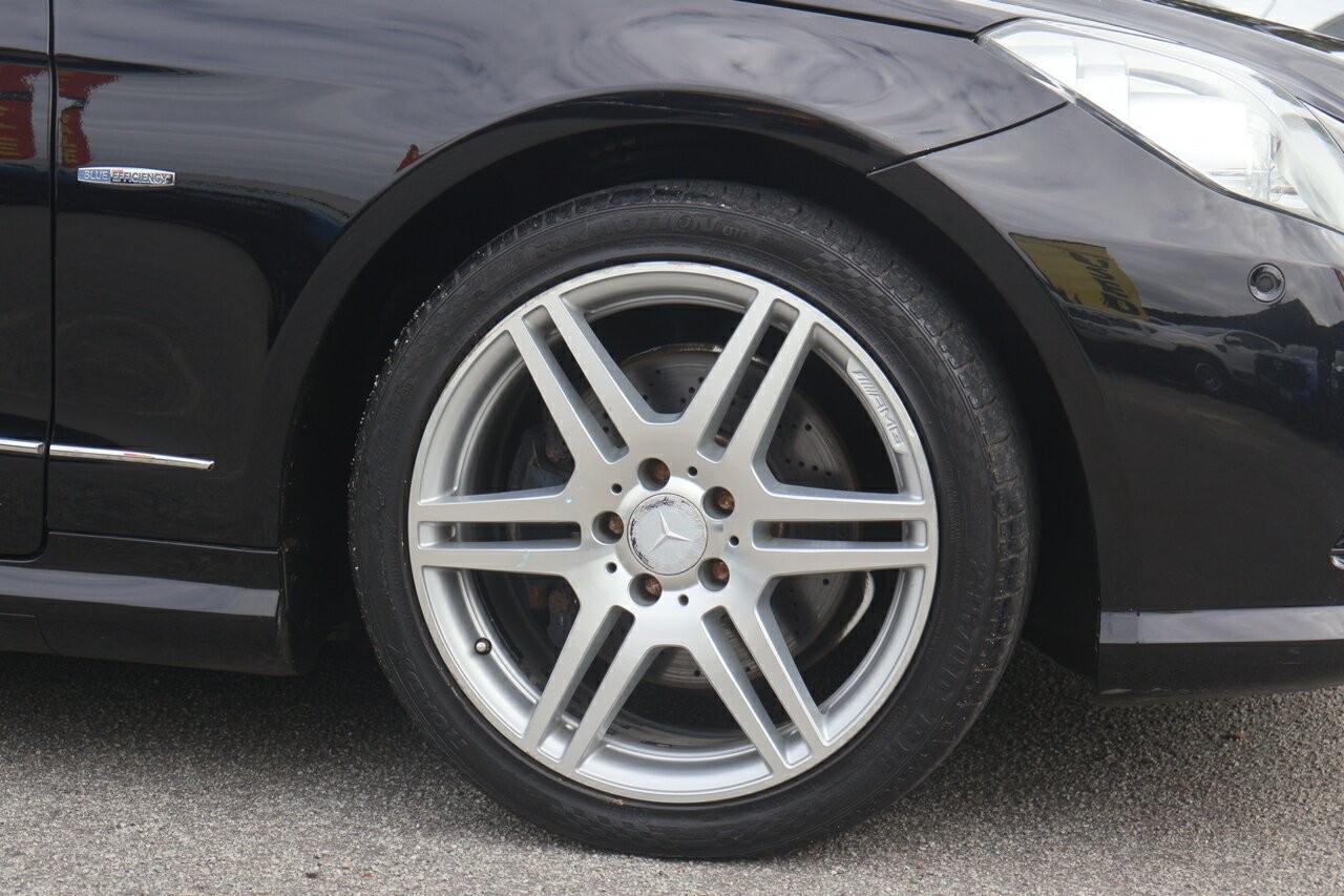 Mercedes Benz E-class image 2