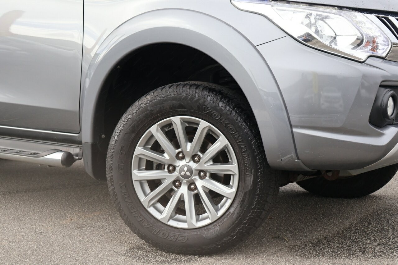 Mitsubishi Triton image 2