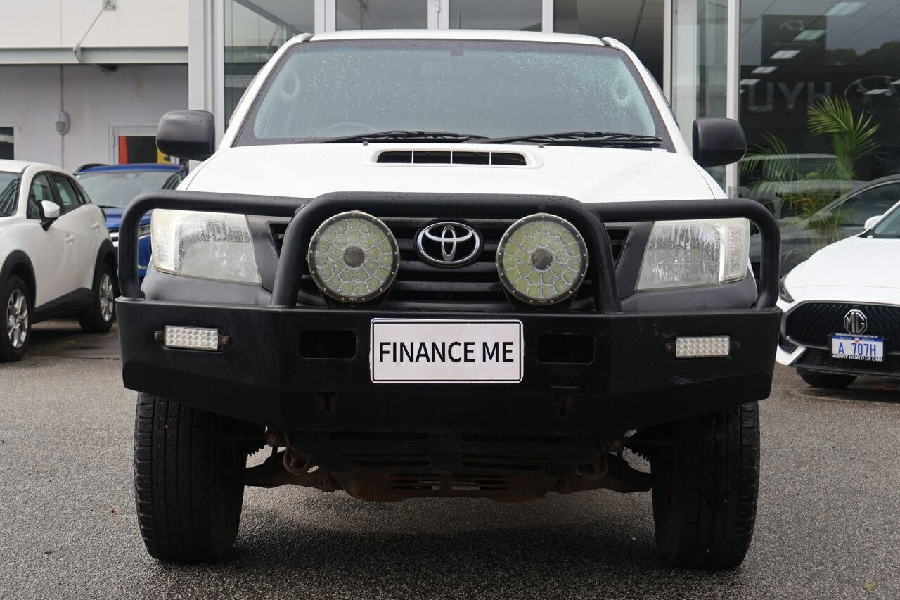Toyota Hilux image 3