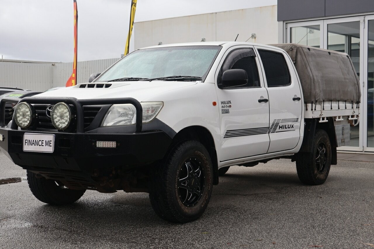 Toyota Hilux image 4