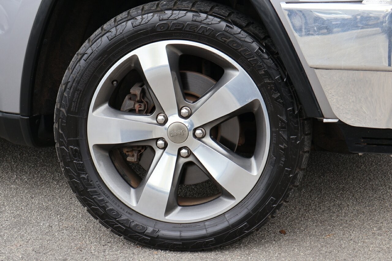 Jeep Grand Cherokee image 2