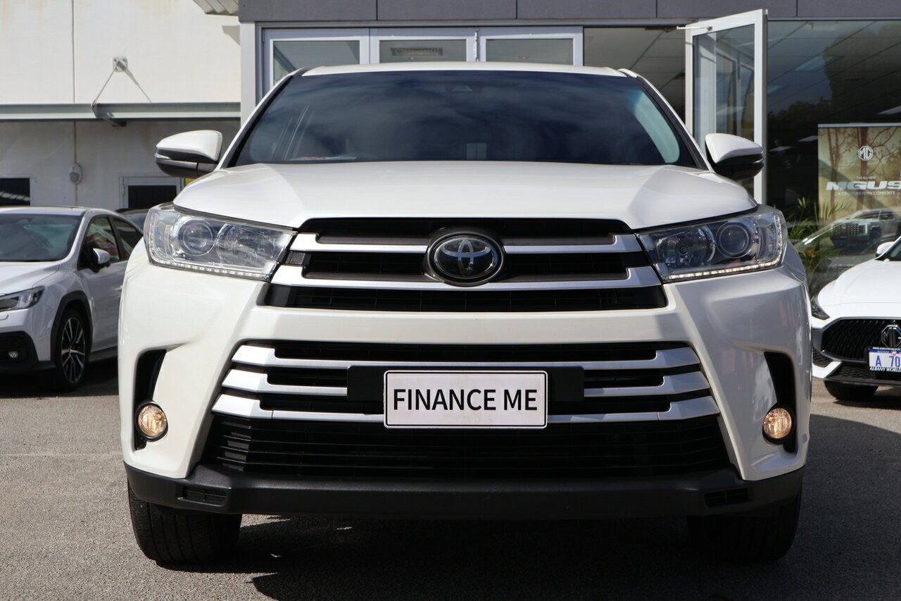 Toyota Kluger image 2