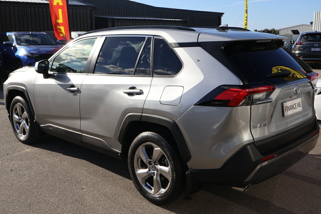 Toyota Rav4 image 4