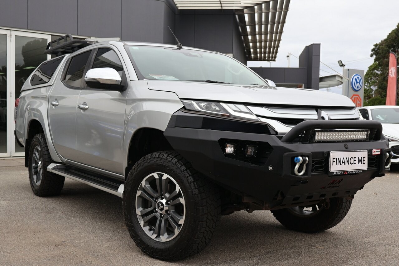 Mitsubishi Triton image 1
