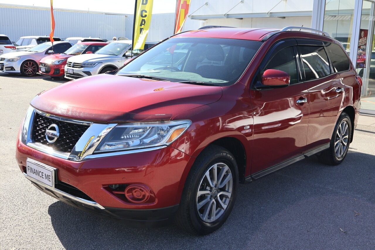 Nissan Pathfinder image 2