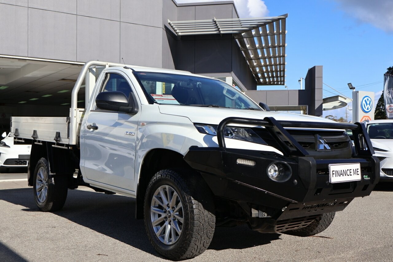Mitsubishi Triton image 1