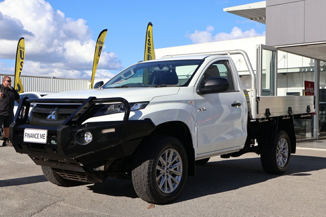 Mitsubishi Triton image 3