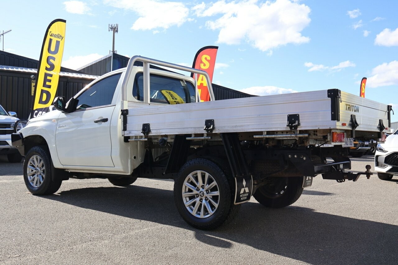 Mitsubishi Triton image 4