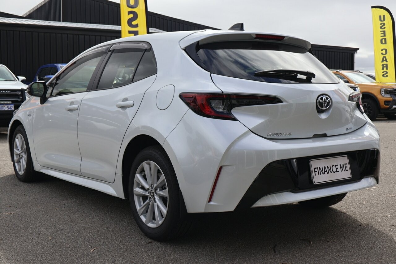 Toyota Corolla image 4