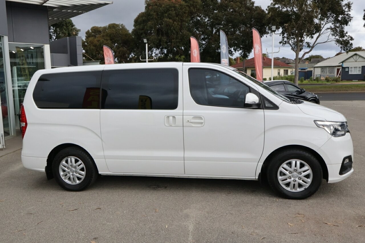 Hyundai Imax image 1