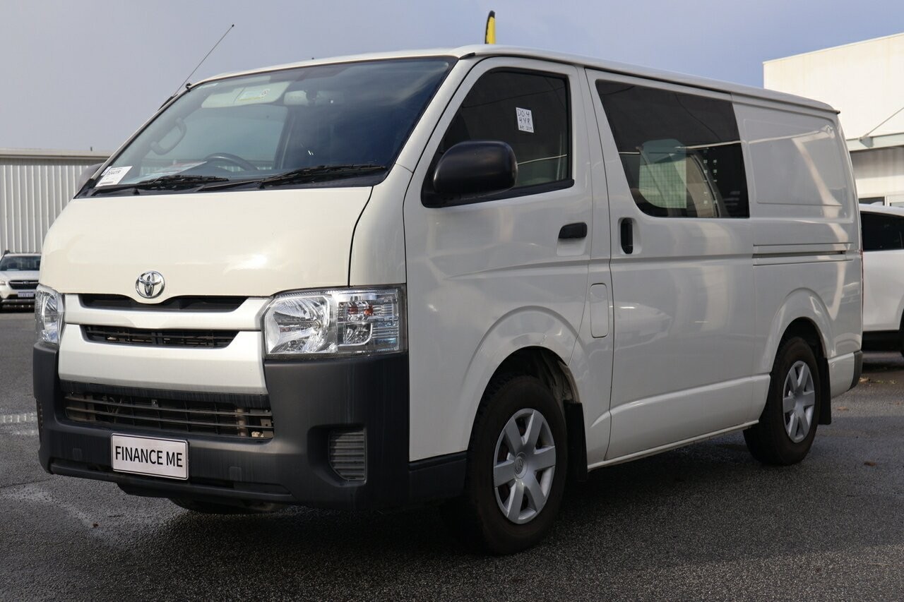 Toyota Hiace image 3