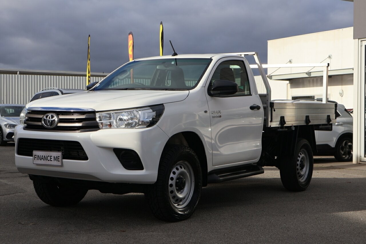 Toyota Hilux image 4
