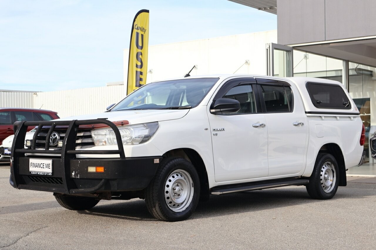 Toyota Hilux image 3