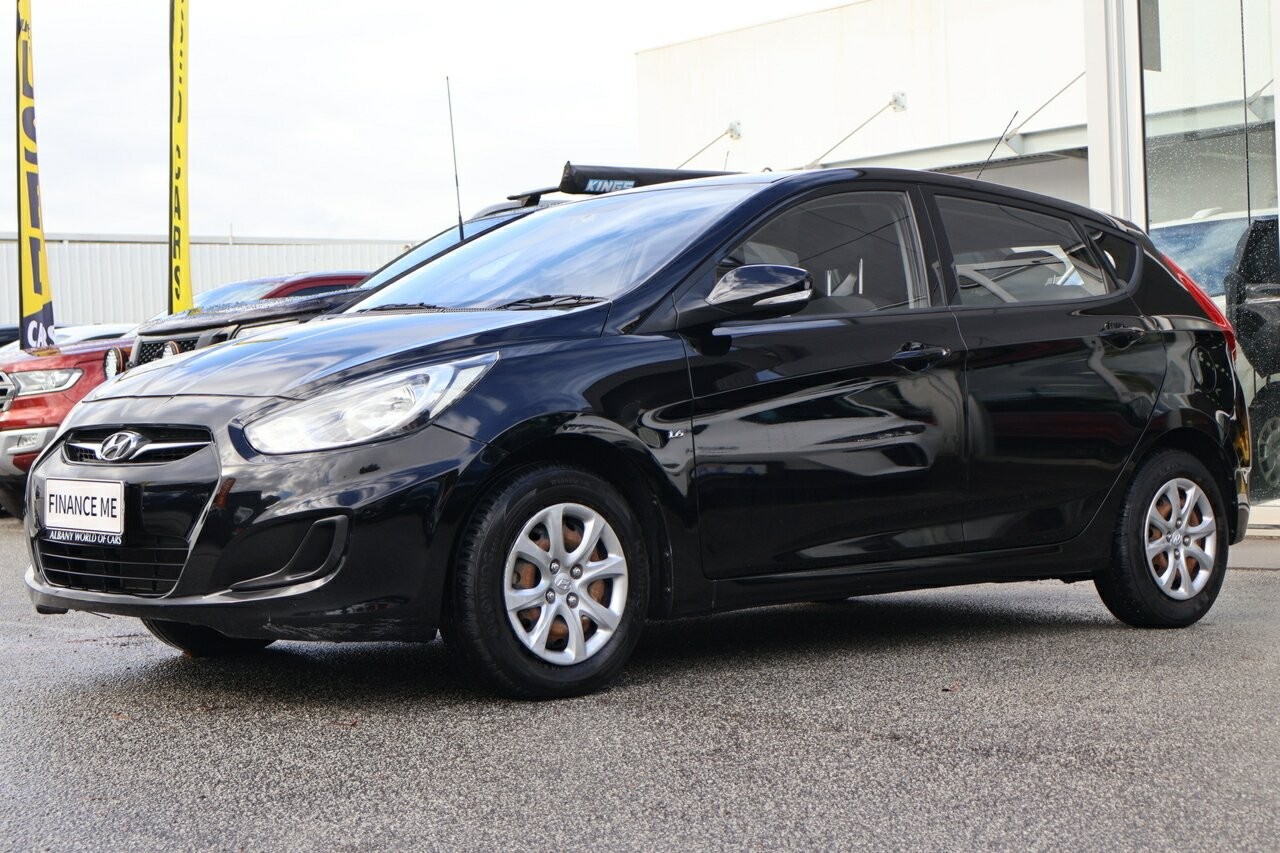 Hyundai Accent image 3