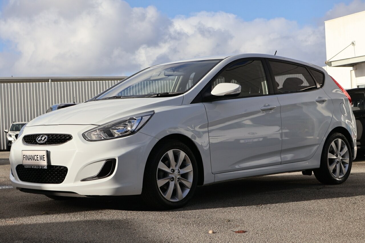 Hyundai Accent image 3