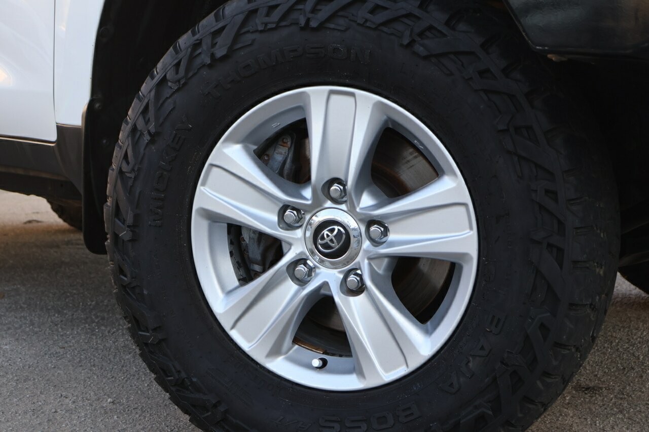 Toyota Landcruiser image 2