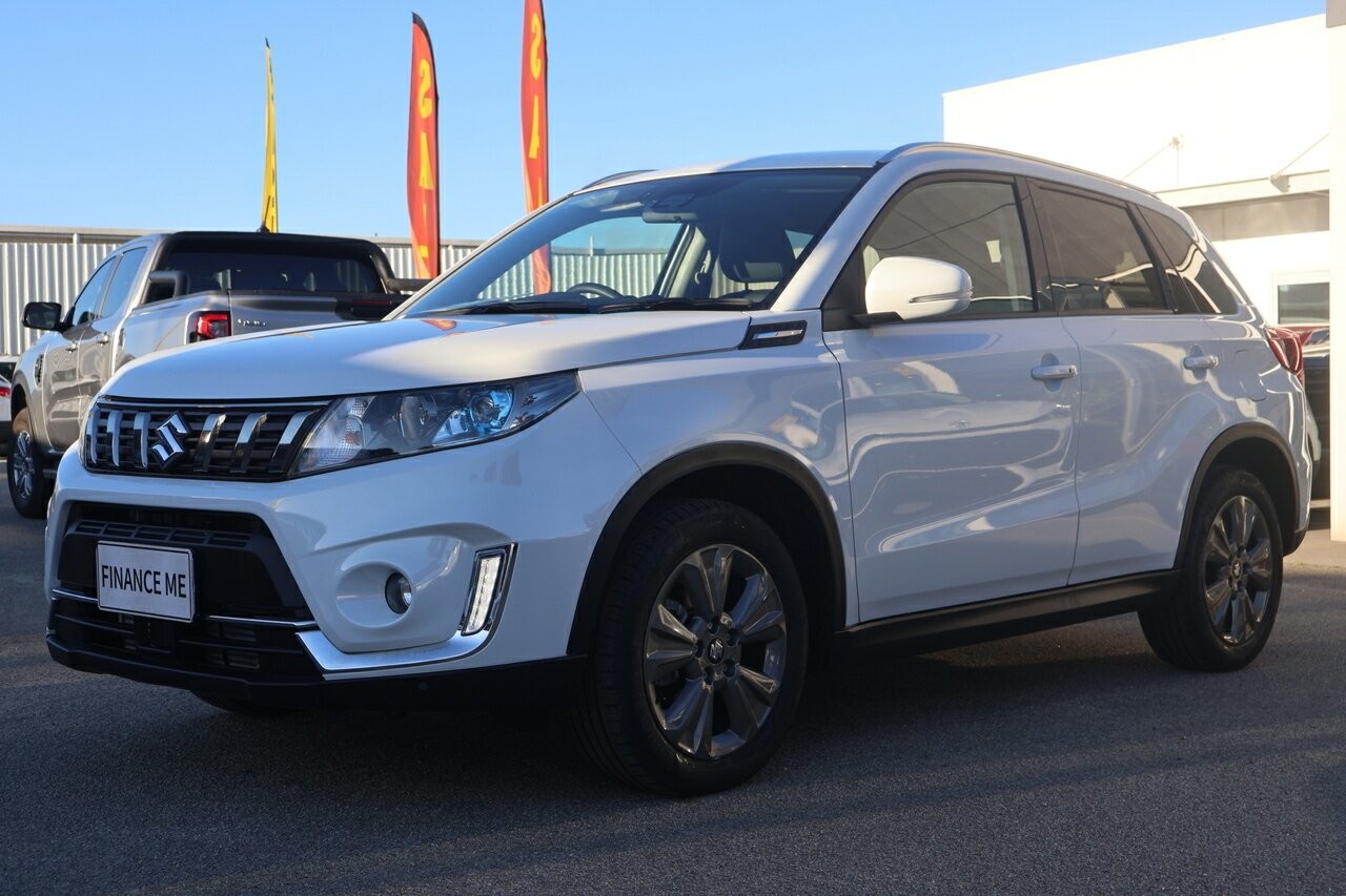 Suzuki Vitara image 4