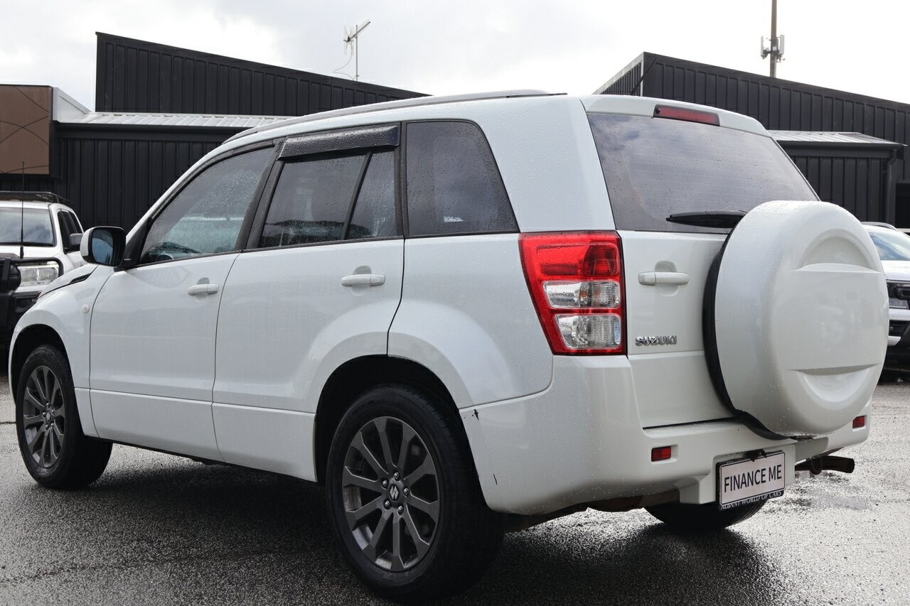 Suzuki Grand Vitara image 4