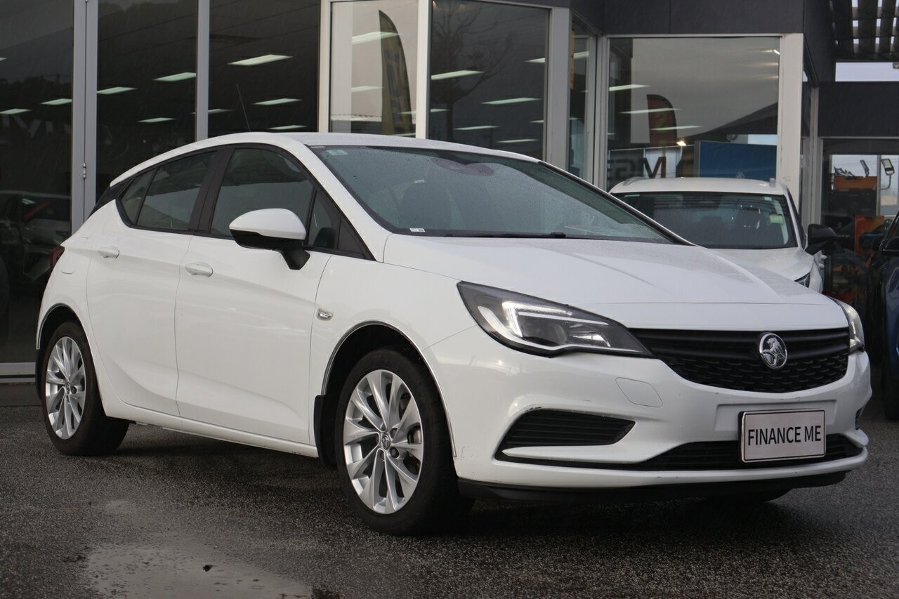 Holden Astra image 1