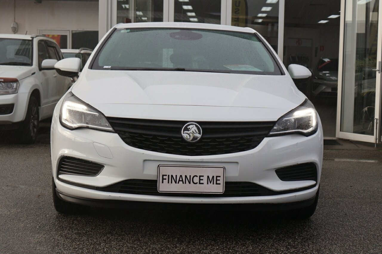 Holden Astra image 2