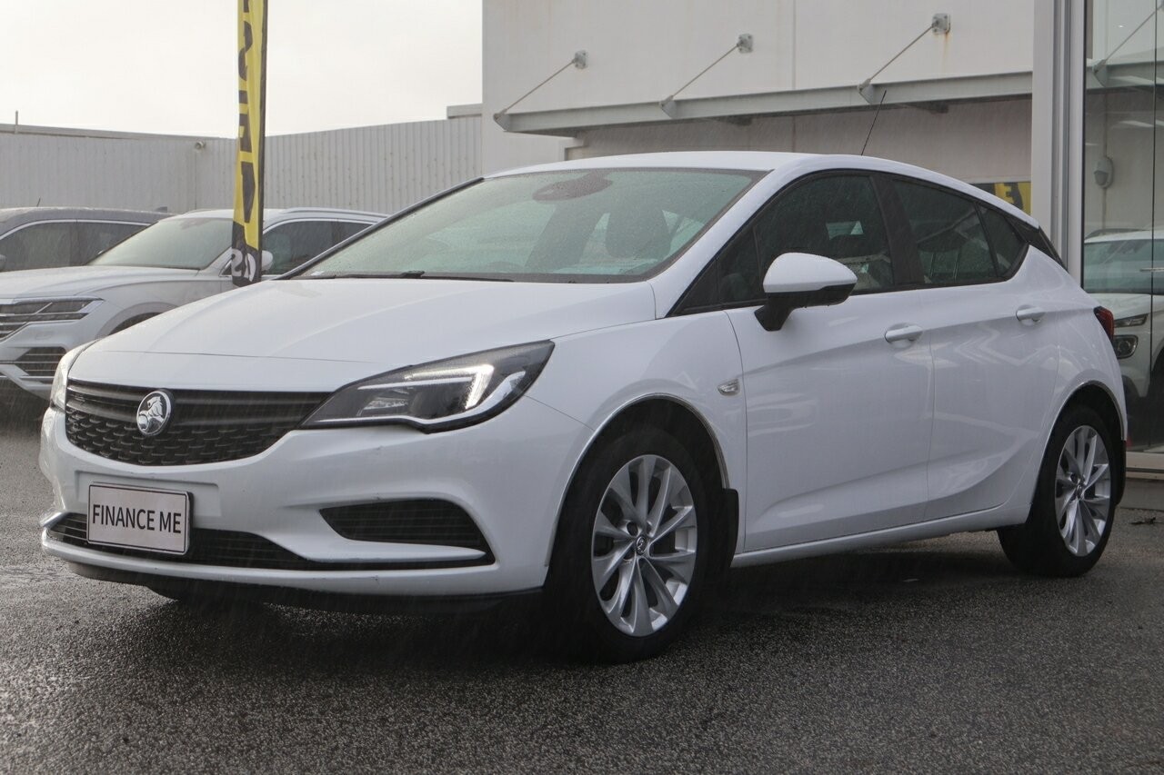 Holden Astra image 3