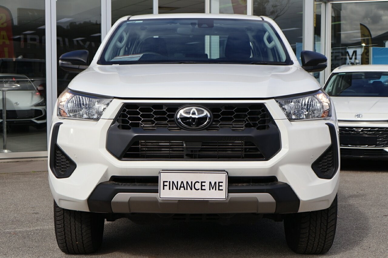 Toyota Hilux image 2